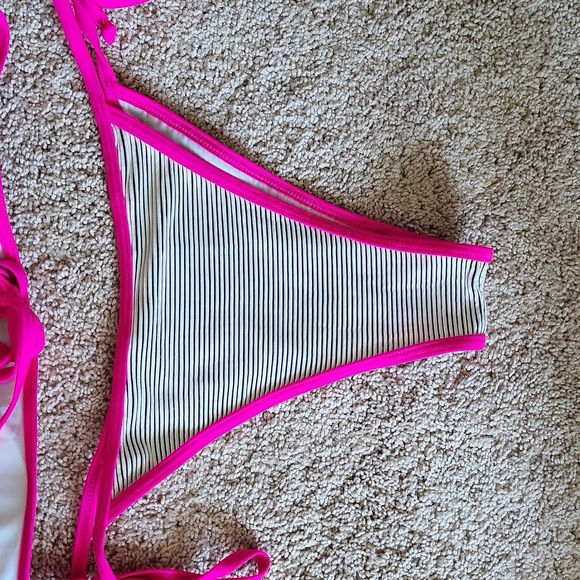 Stripe bikini - Picture 6 of 7